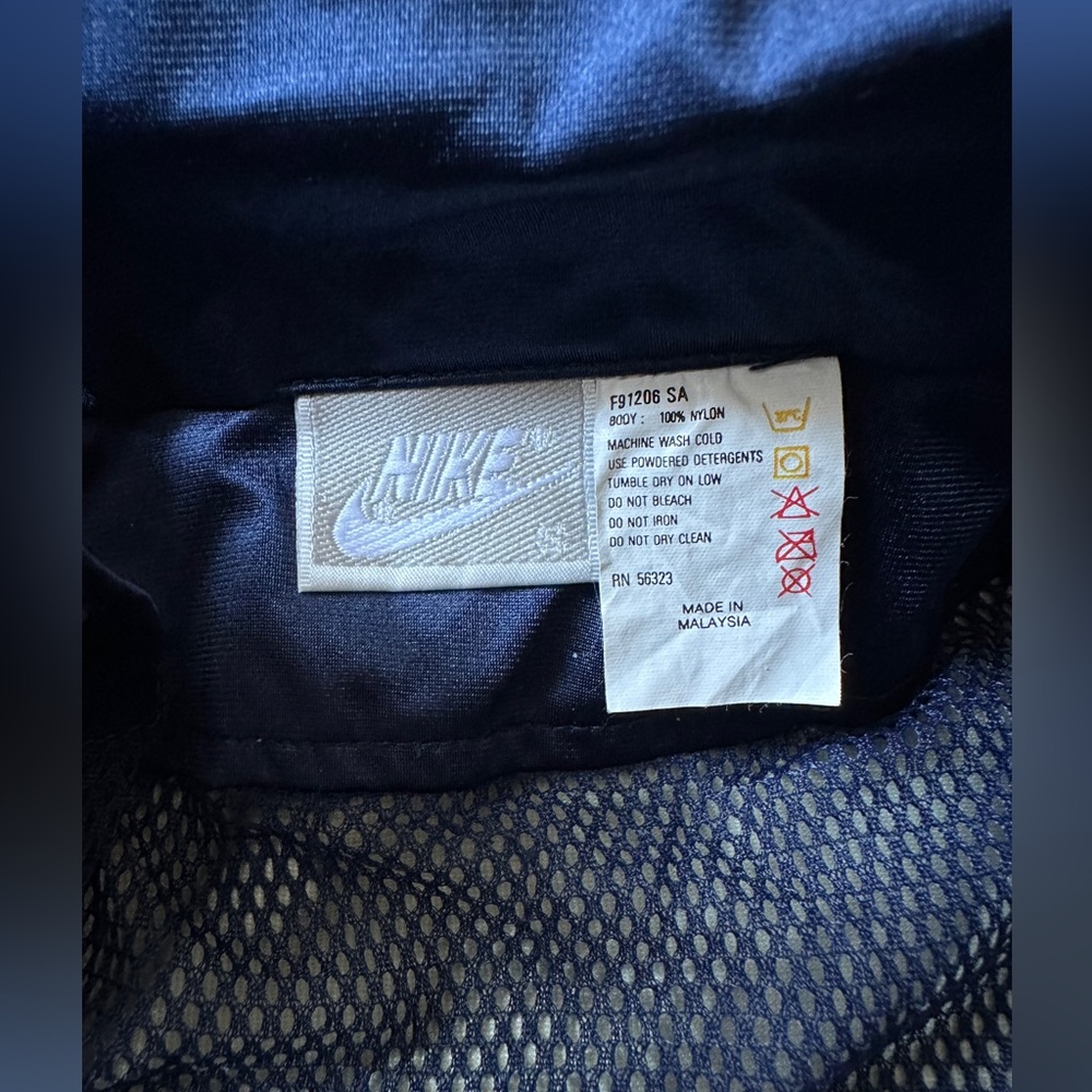 VINTAGE Nike International 90s style jacket - Picture 5 of 8